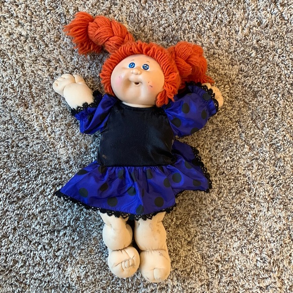 Vintage 1985 Cabbage Patch Doll - Picture 1 of 4